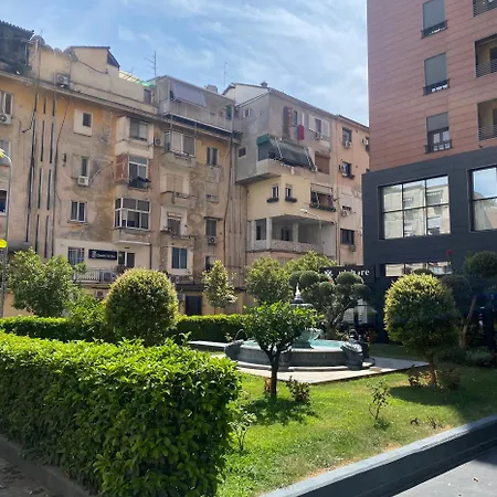 Cozy In The Center * 地拉那